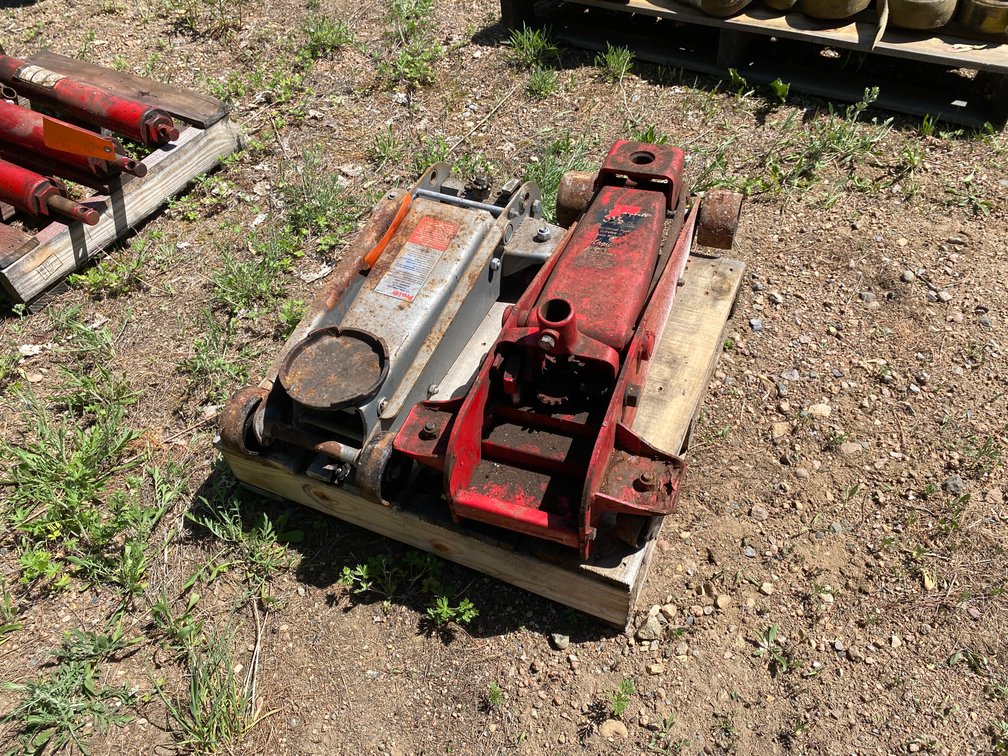 (2) Floor Jacks (Antigo, WI)