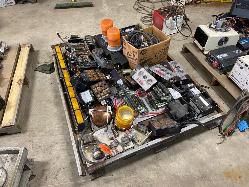 Pallet of Electrical Controls Panels and Lights (Antigo, WI)