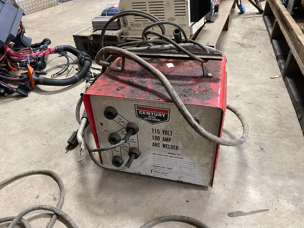 20th Century 115V 100Amp Arc Welder(Antigo, WI)