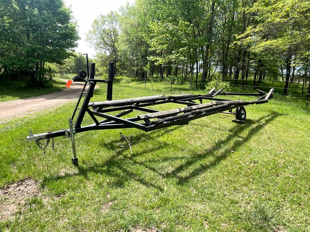 18' Pontoon Trailer, (No Title) (Spring Brook, WI)