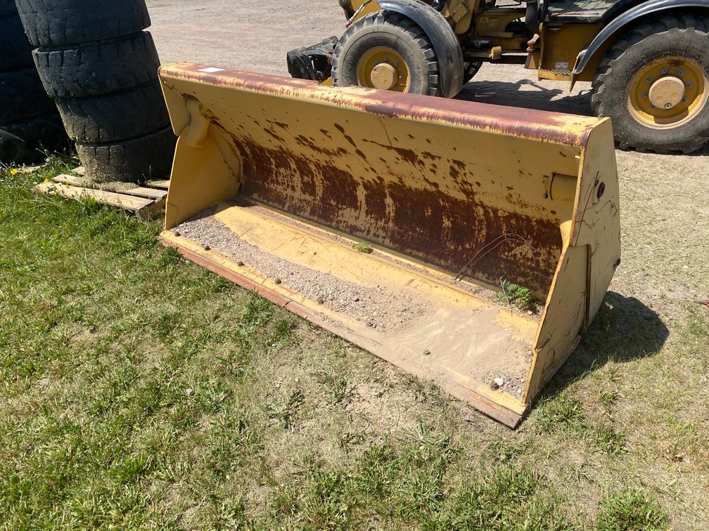 94" 4-In-1 Loader Backhoe Bucket (Deerbrook, WI)