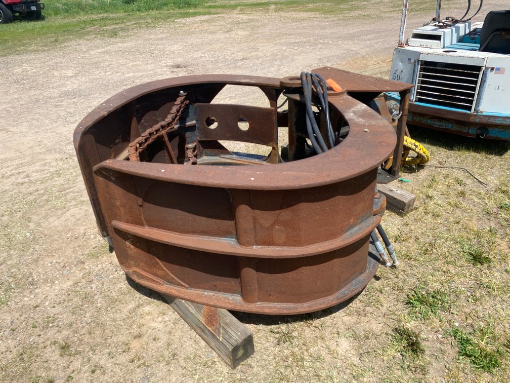 Rotoback Pulp Grapple Bucket With Rotator (Deerbrook, WI)