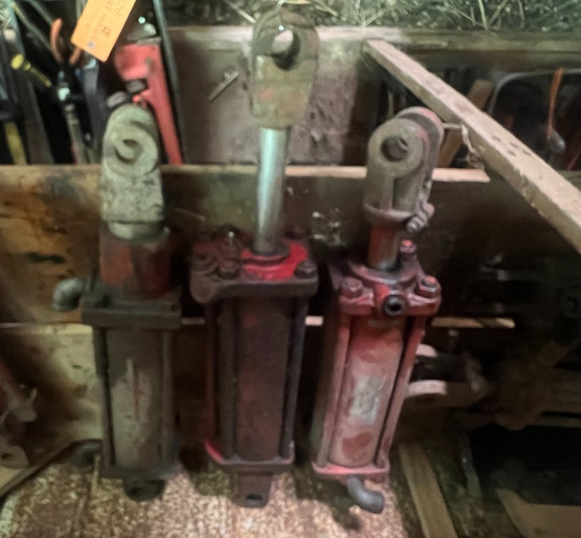 (3) Hydraulic Cylinders