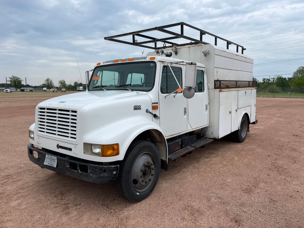 2000 International 4700 Lo-Profile Service Truck (Has WI Title) (Mosinee, WI)