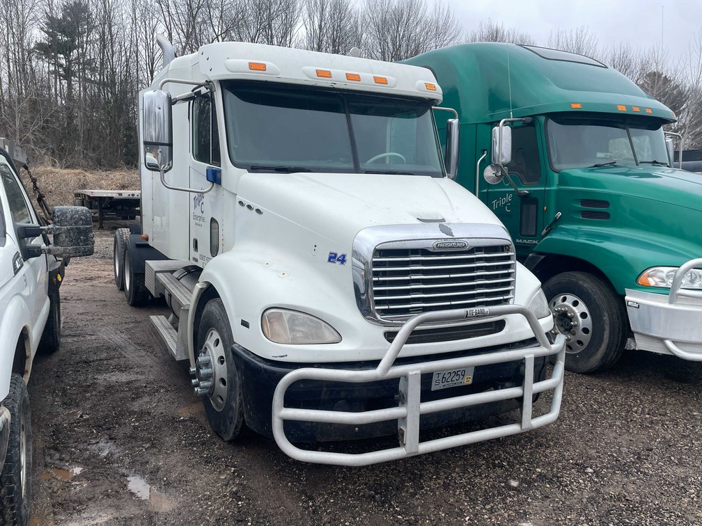 2007 Freightliner Semi-Tractor (Has WI Title) (Denmark, WI)