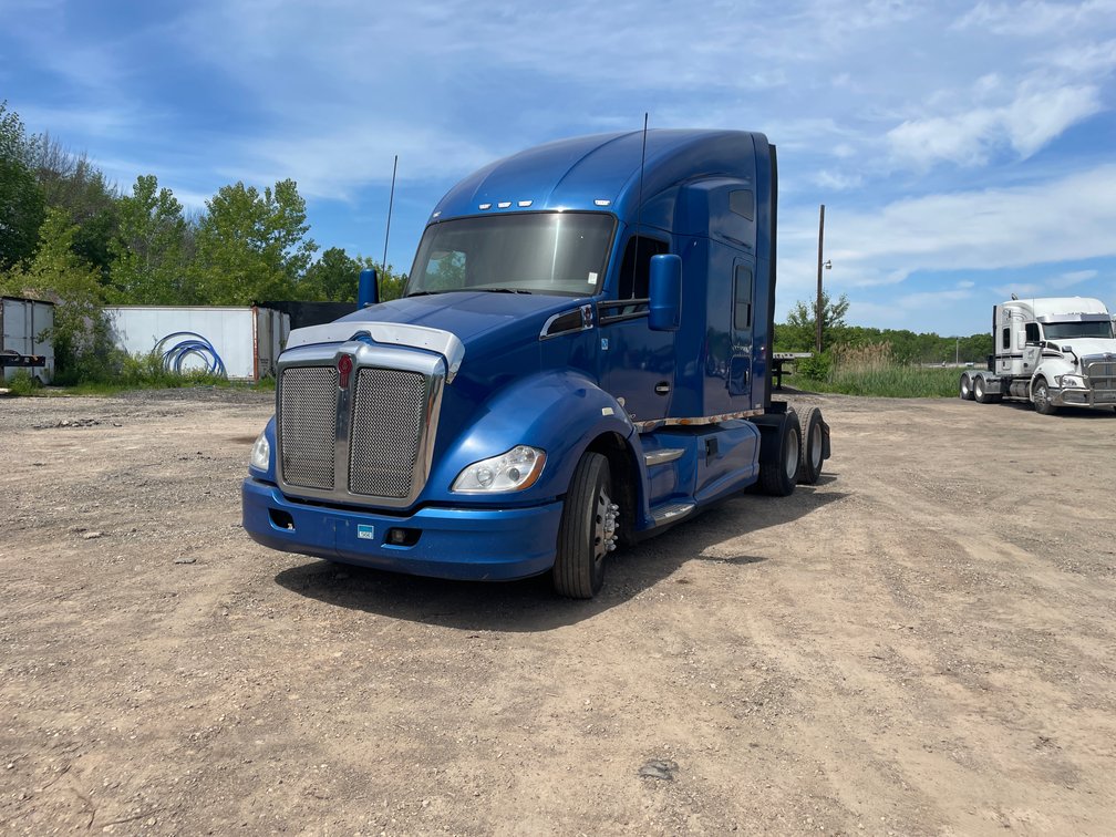 2015 Kenworth T680 (Title in Delay) (Denmark, WI)
