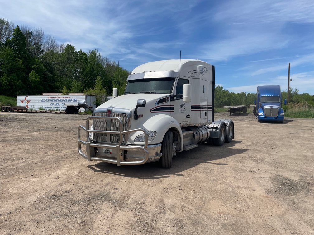 2016 Kenworth T680 (Has WI Title) (Denmark, WI)