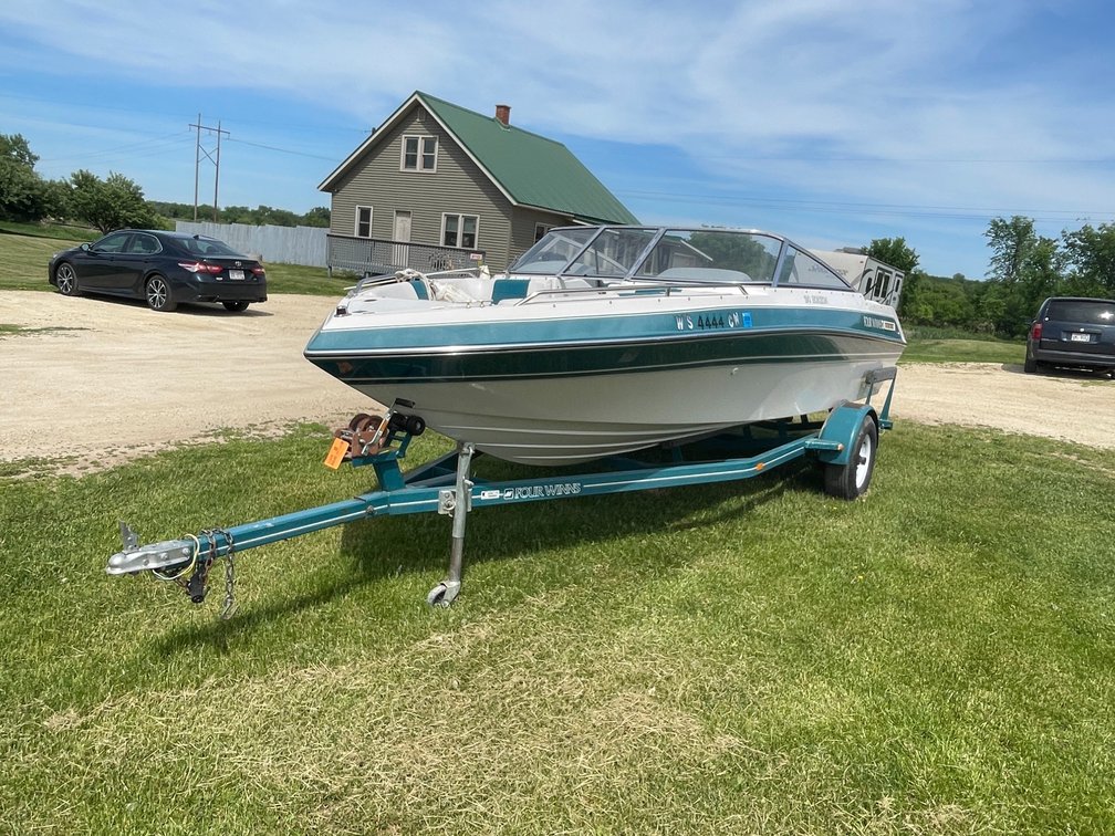 1992 Four Winn's Boat and Trailer (WI Title in Delay)