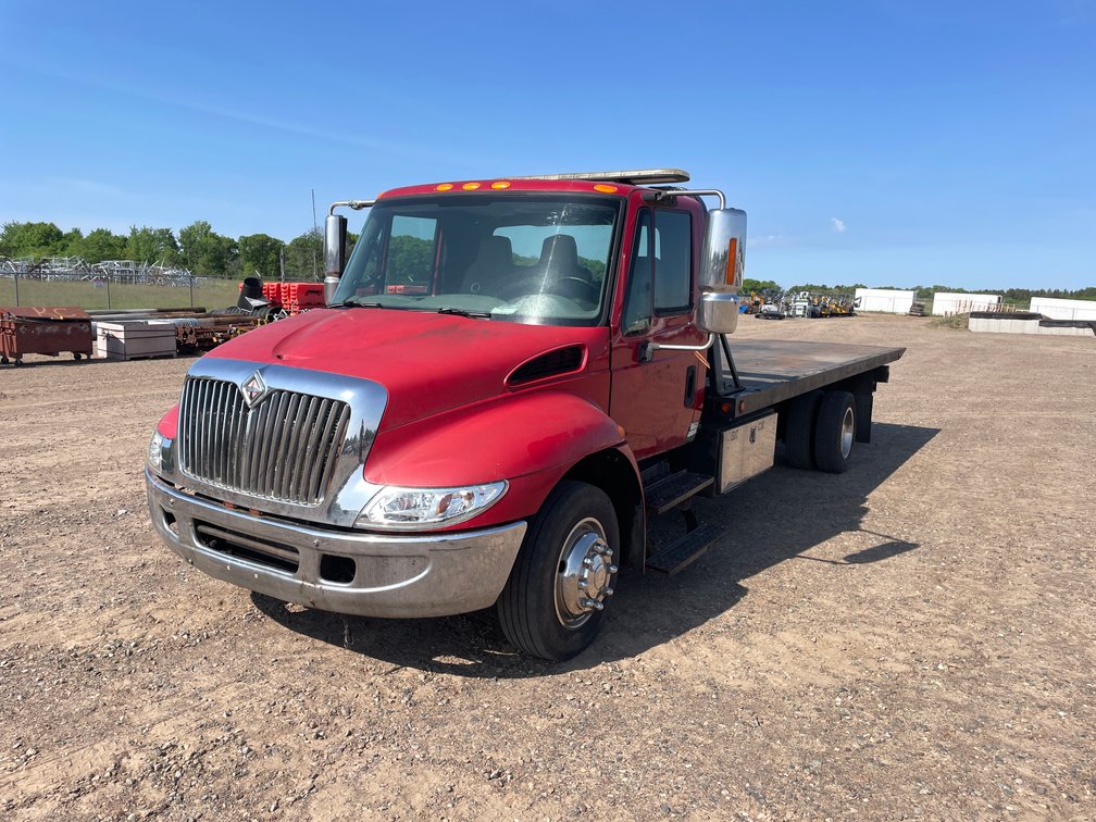 2005 International Flatbed Truck (Has MN Title)