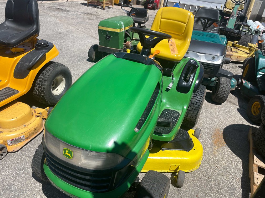 JD Riding Lawn Mower (O3)
