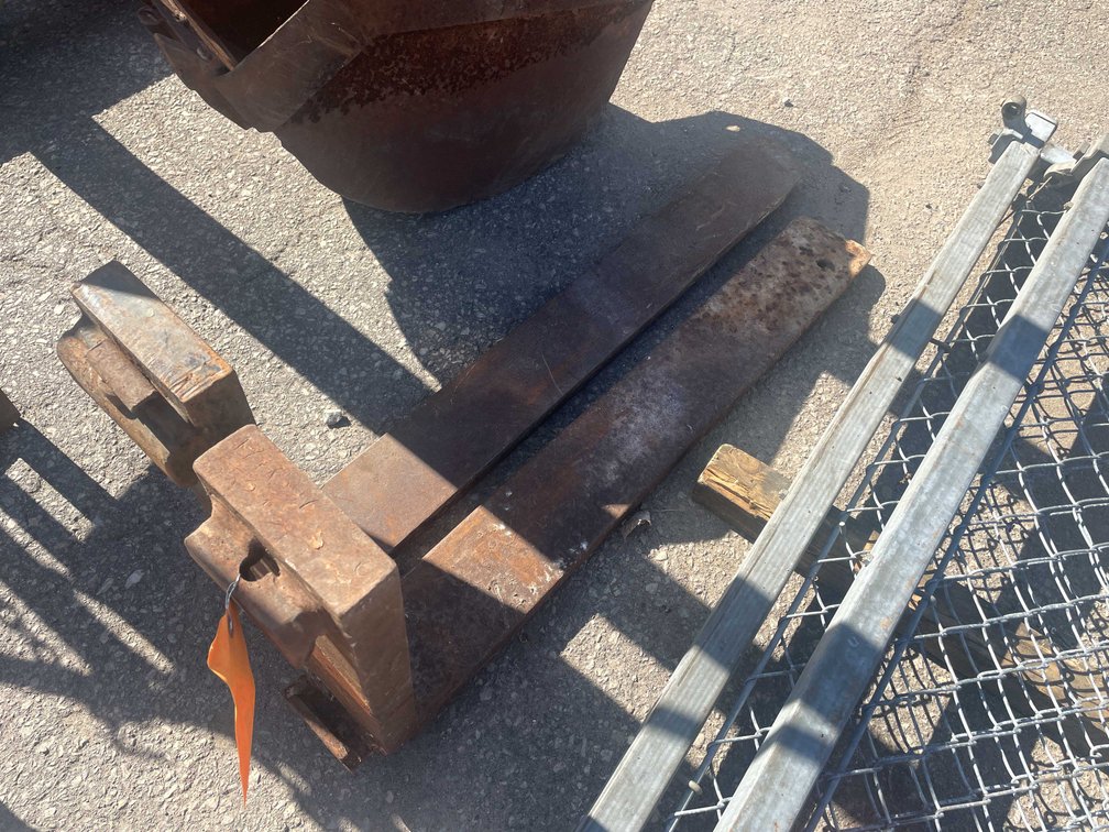 Pallet Forks (O8)