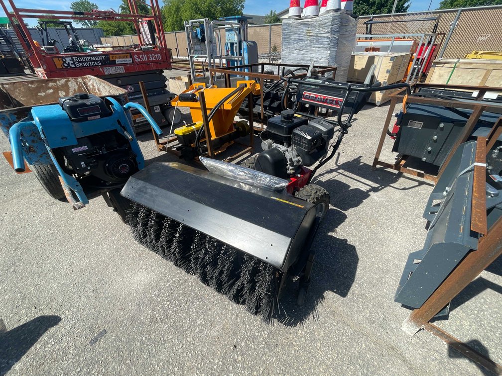 Ariens Graveley 36" Sweeper (O10)