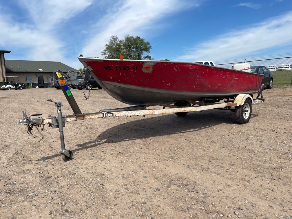 1975 Lund S16 Boat on Spartan Trailer (Has WI Boat Title)