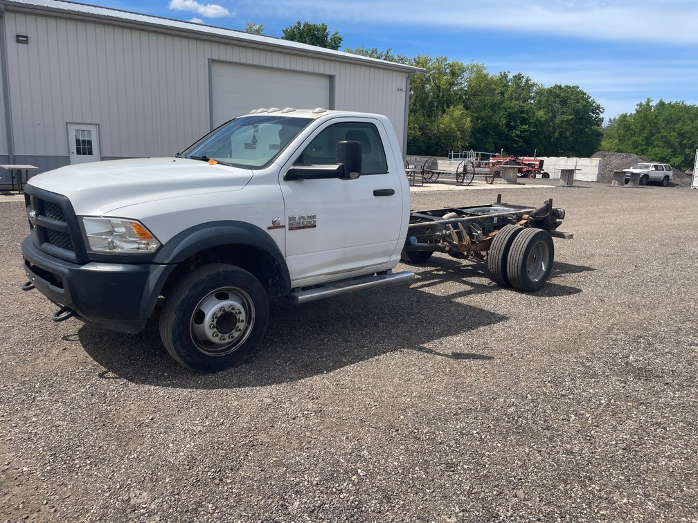 2015 Ram 5500 HD Cab and Chassis (Has WI Title)