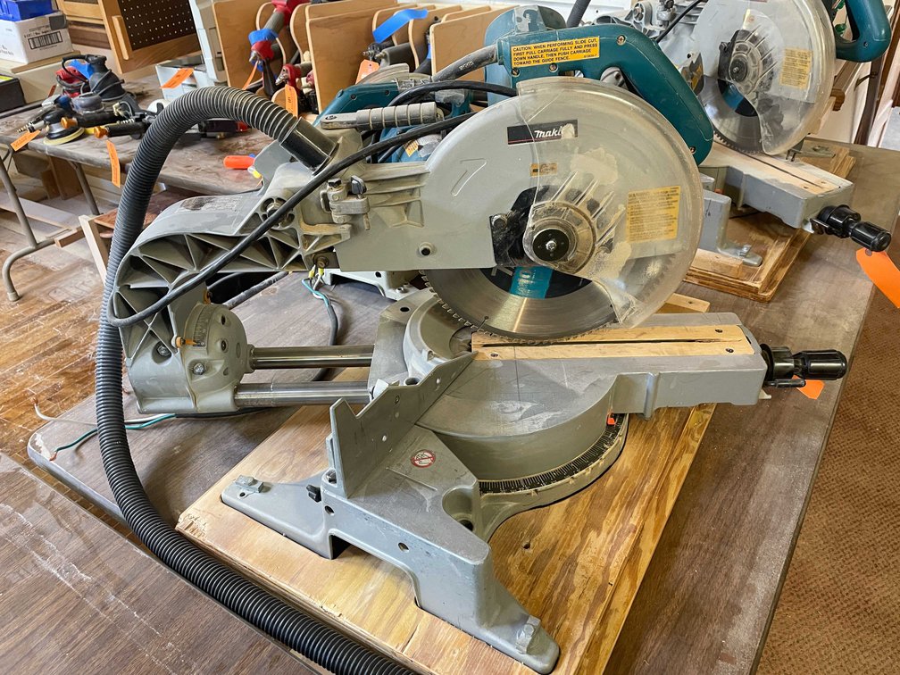 Makita Sliding Miter Saw