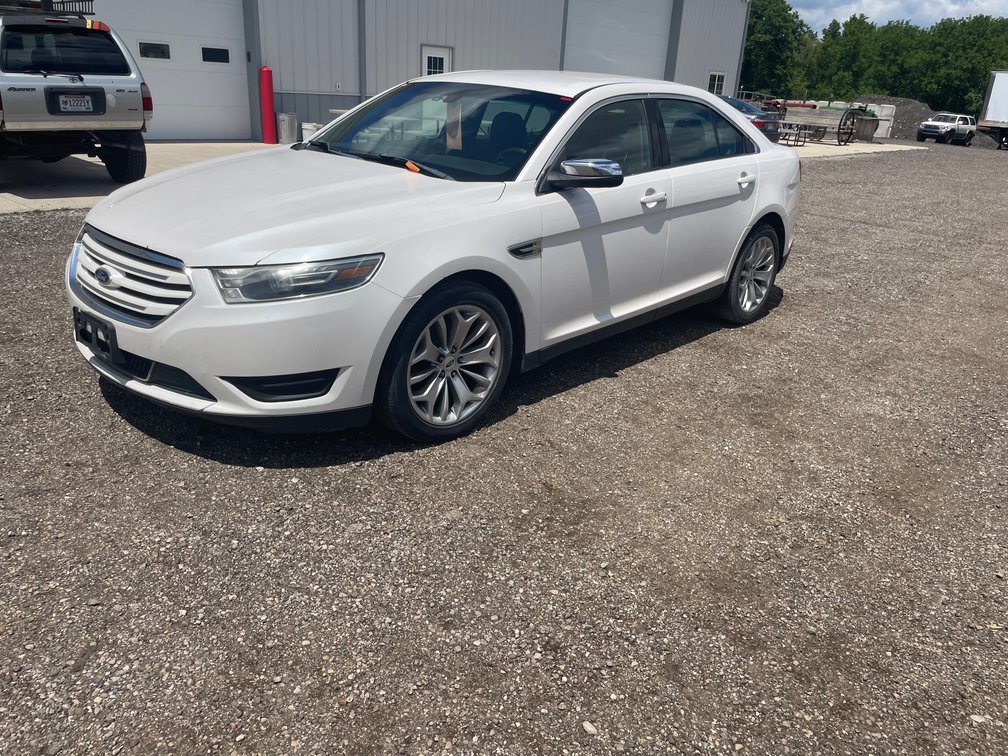 2015 Ford Taurus Limited (Has WI Title)