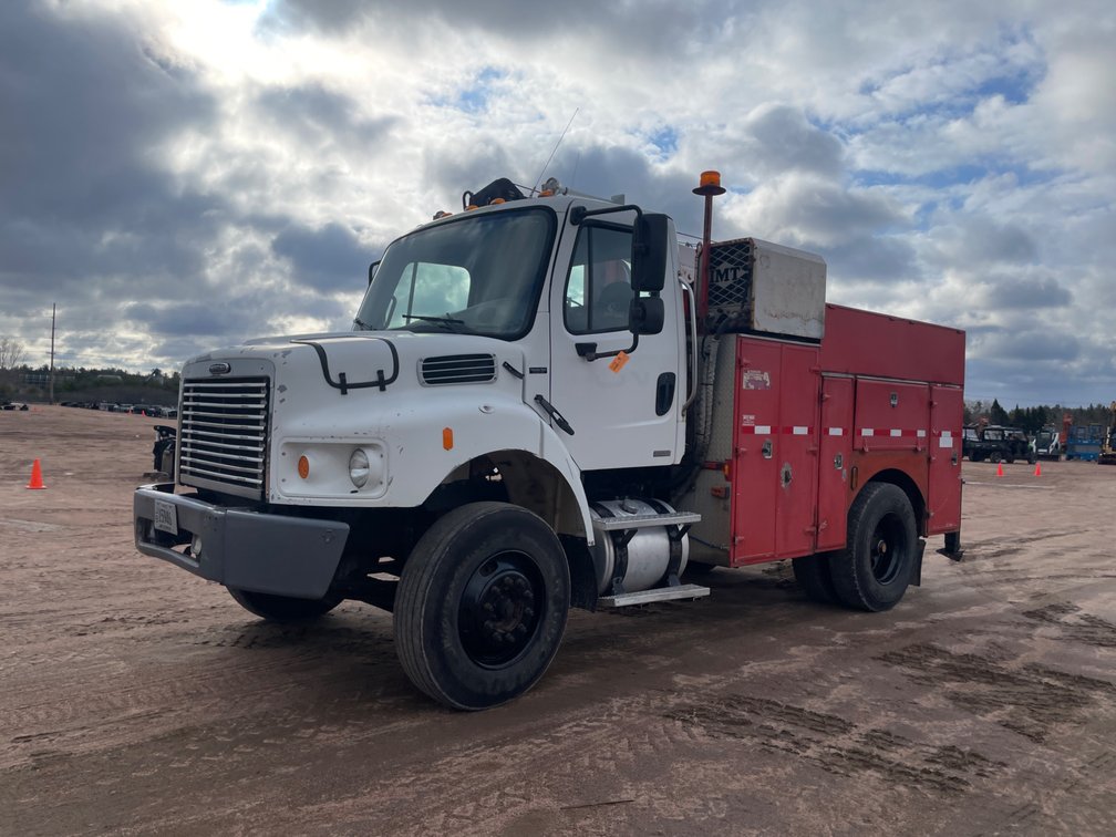 2007 Freightliner Service Truck With Crane (Has WI Title) (Mosinee, WI)