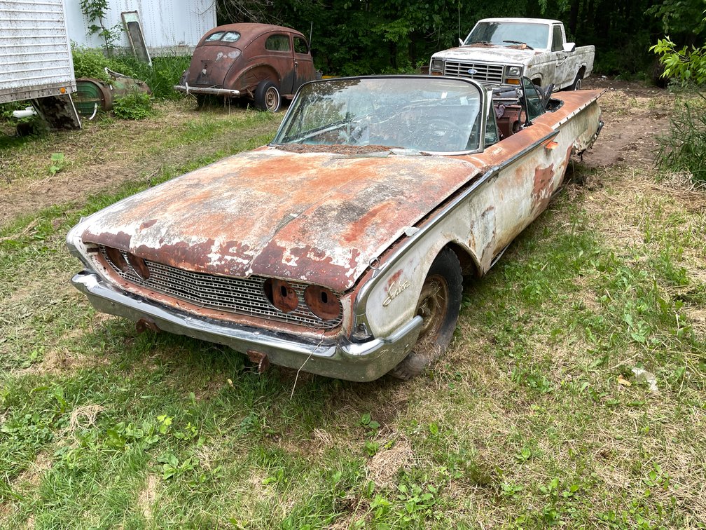 1960 Ford Sunliner Convertible (No Title, For Parts)