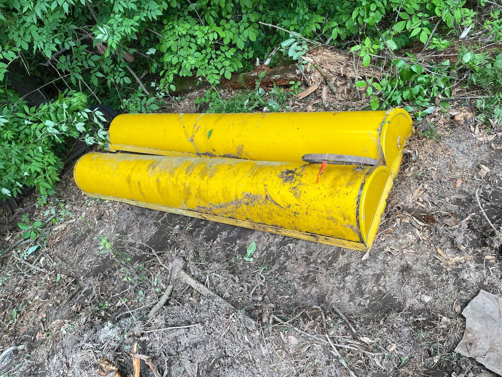 (2) Fairmont Sign Co. Vertical Post Lights