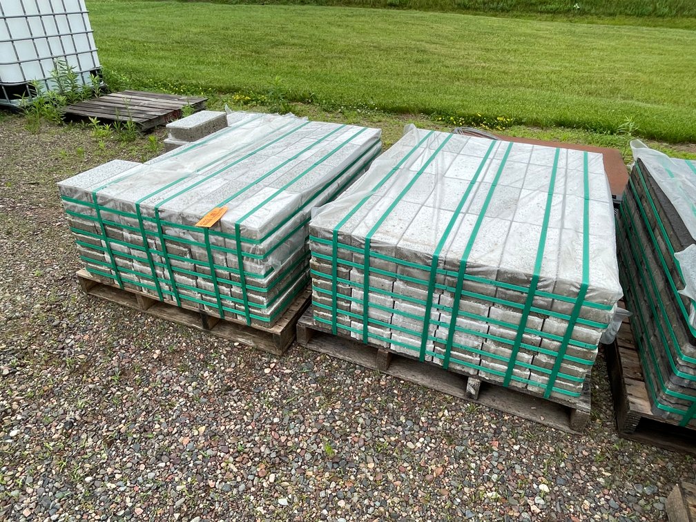 (2) Pallets of Commercial Grade Patio Pavers