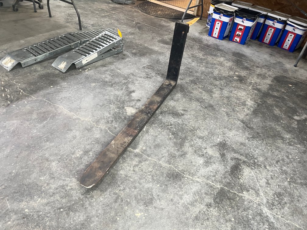 (1) Pallet Fork