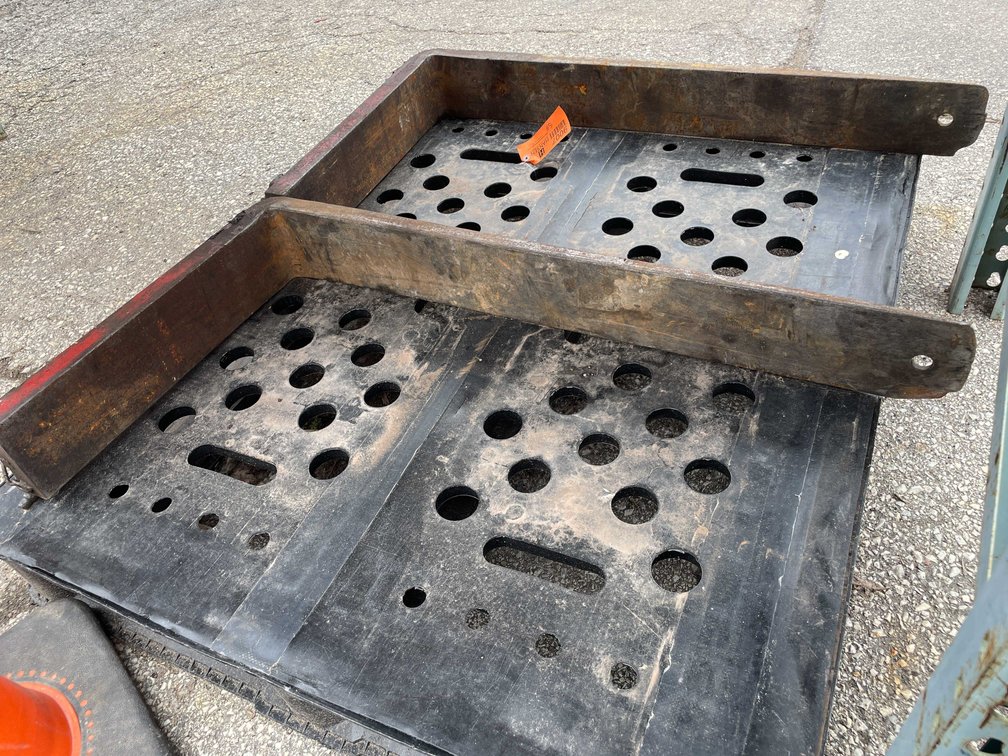 Forklift Forks (DOOR5PALLETRACK)
