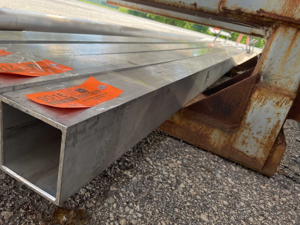 (1) Extruded Aluminum Square Tube Stock (CONTGREYRACK)