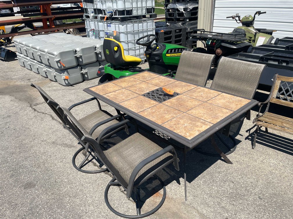 Patio Table and (4) Chairs (Door 2)