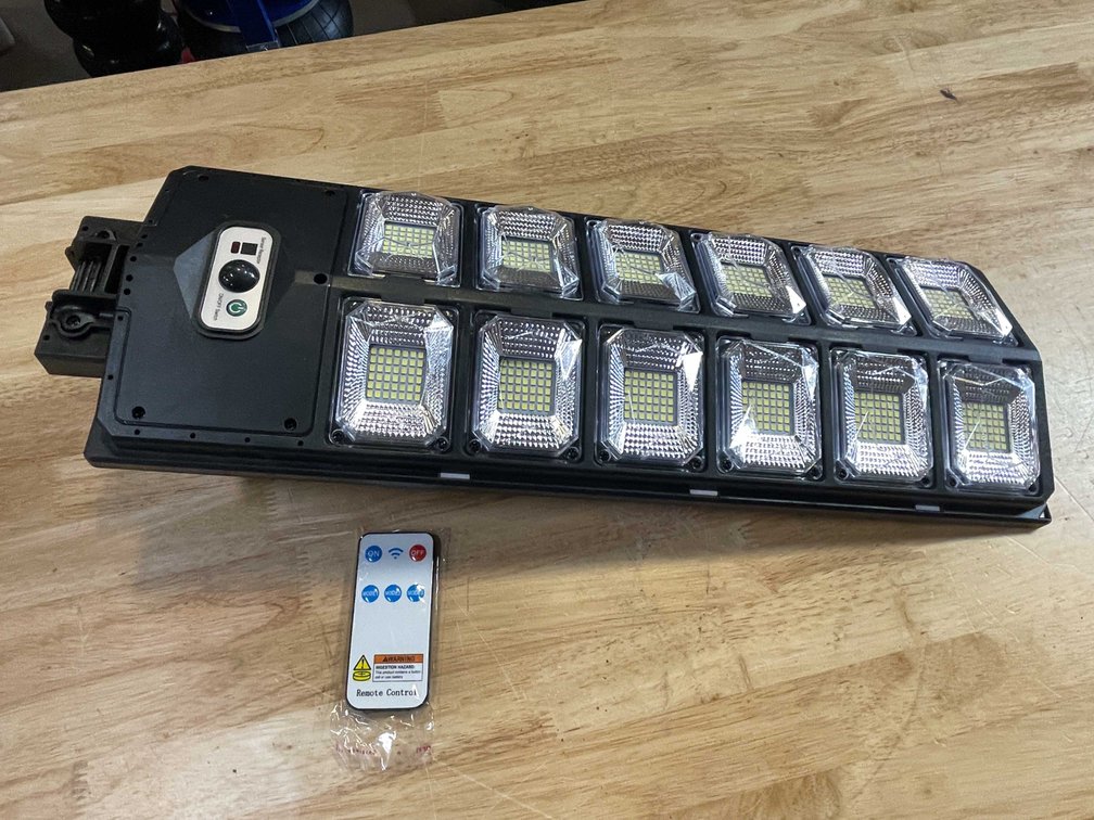 LED Parking Lot/ Yard Light (PR13)