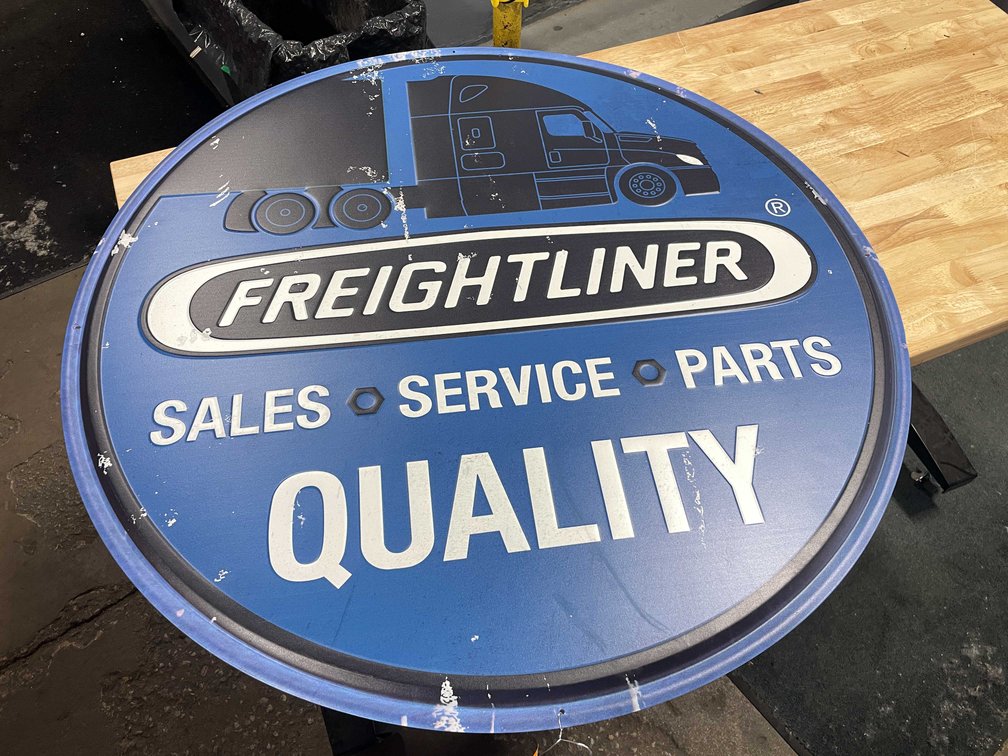 Freightliner Metal Sign (T3)