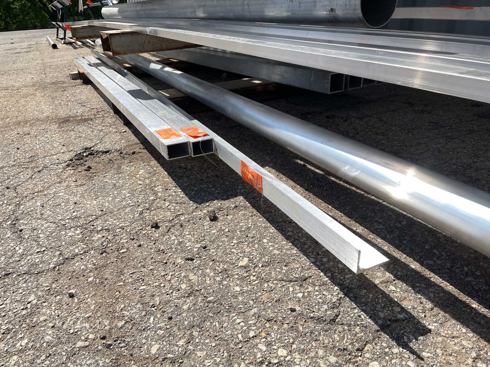 (1) Extruded Aluminum Angle Stock (CONTGREYRACK)