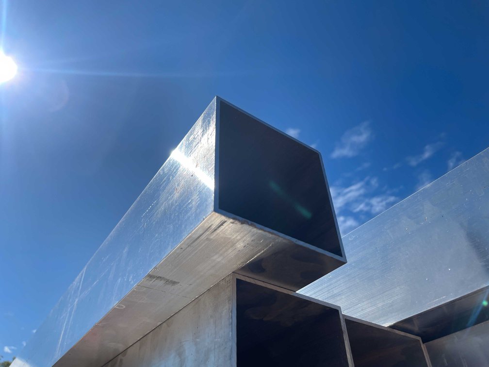 (1) Extruded Aluminum Square Tube Stock (CONTGREYRACK)