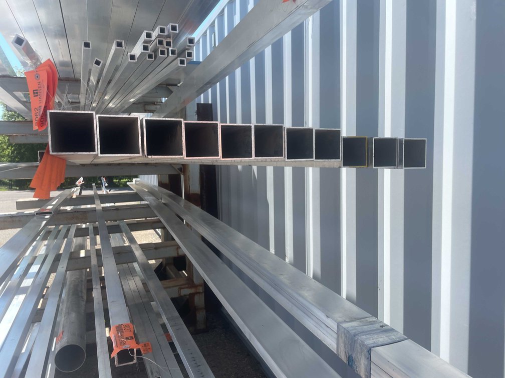 (1) Extruded Aluminum Square Tube Stock (CONTGREYRACK)
