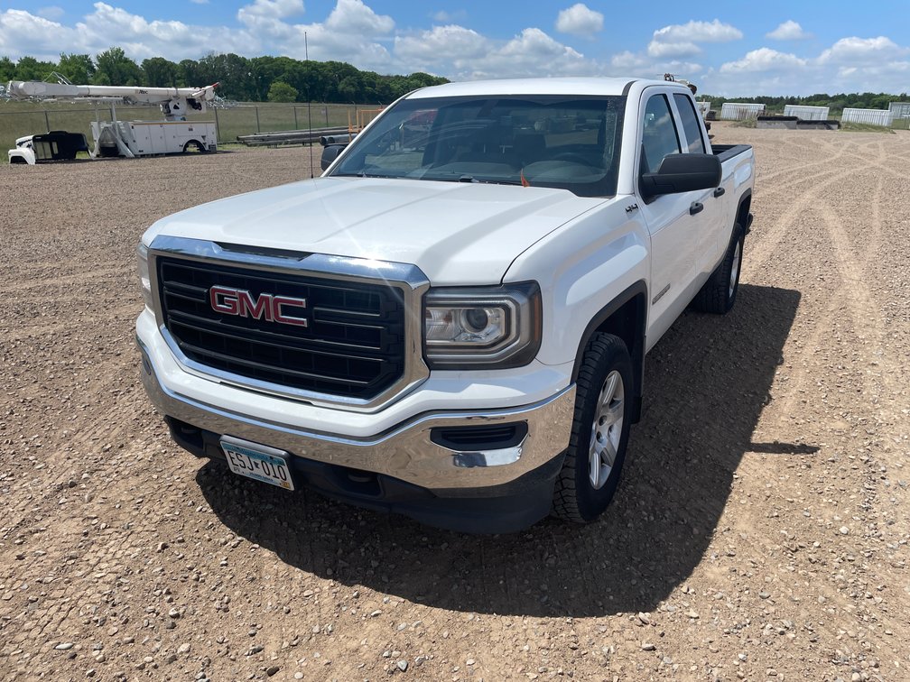 2017 GMC Sierra Pickup Truck (Has MN Title)(Princeton, MN)