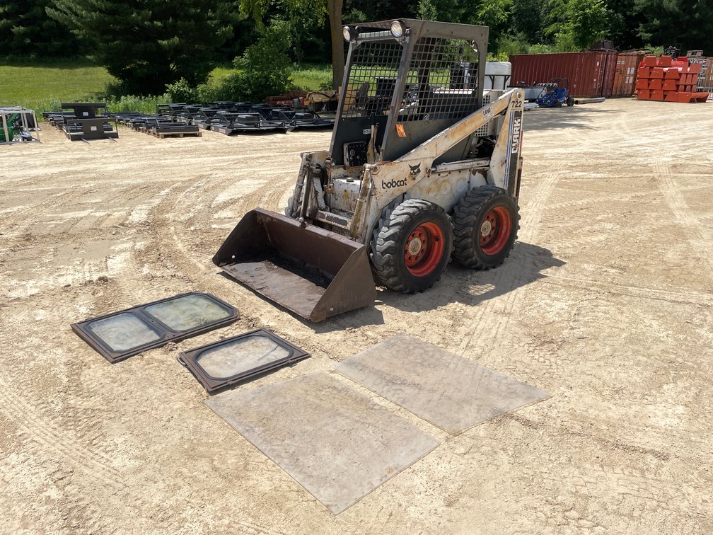 Melade Bobcat Clark 722 Hydrostatic Gas Skid Steer