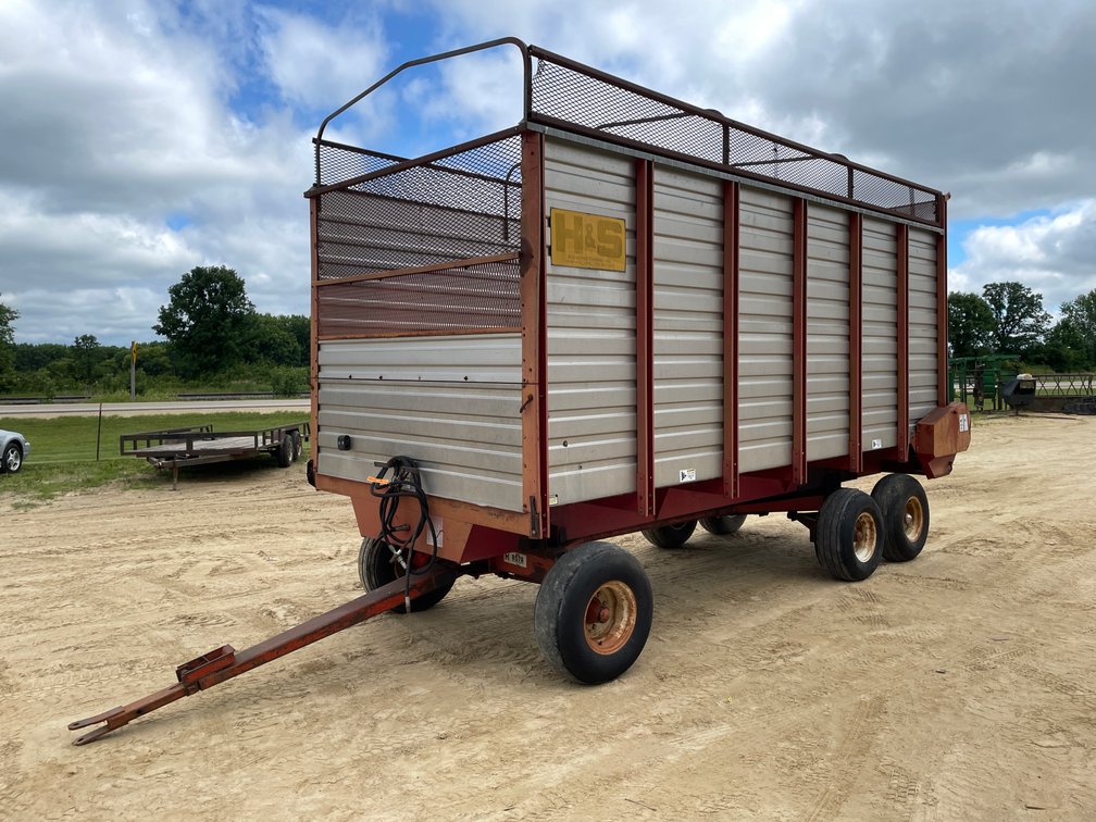 H & S 18' Chopper Box