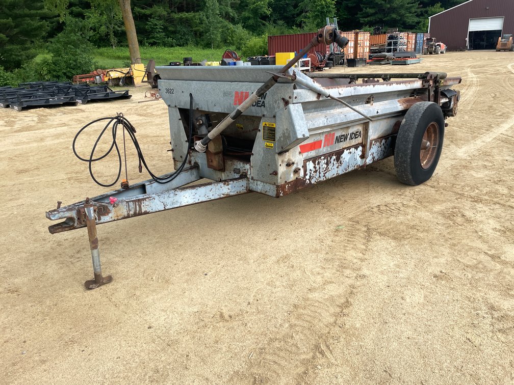 New Idea Manure Spreader