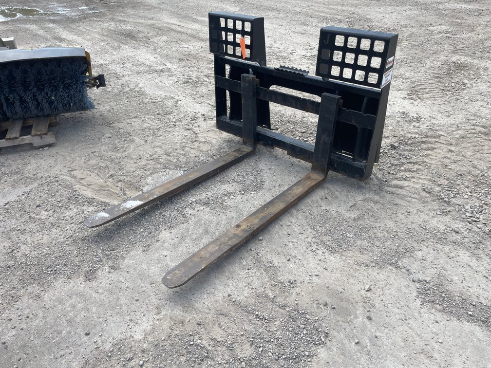 Universal Mount Pallet Forks