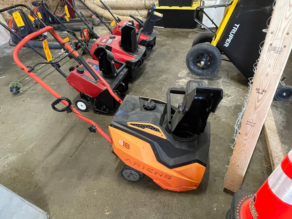 Ariens S18 Snow Blower
