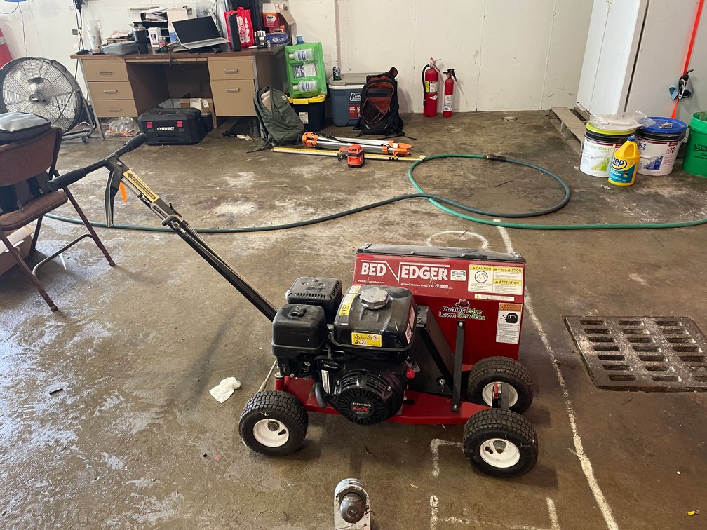 Brown Trenchmaster Bed Edger