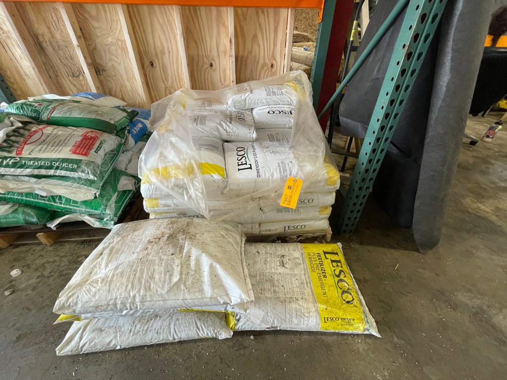 Pallet of Lesco Dimension .10% plus fertilizer