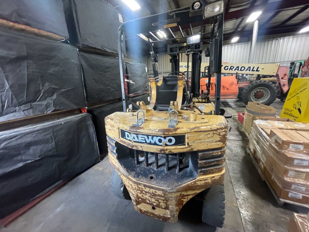Daewoo LP Pneumatic Forklift (G)