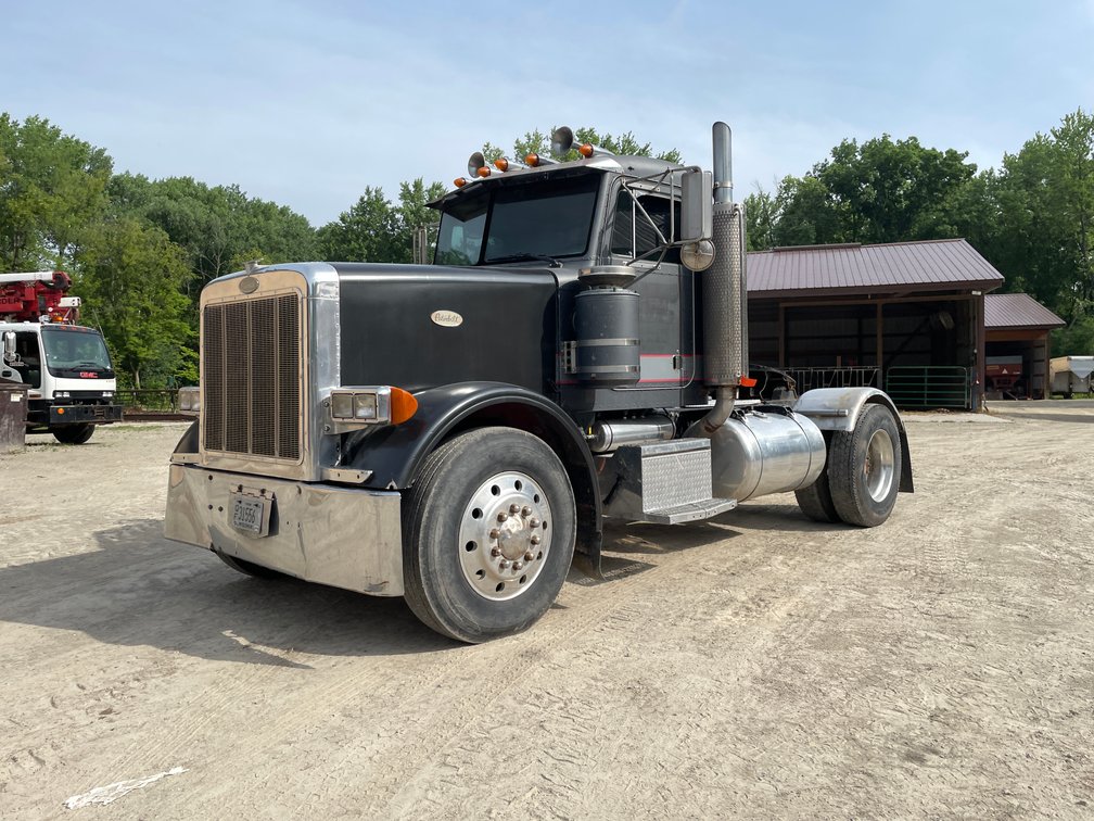 Peterbilt 379 Single Axle Day Cab Semi Tractor (Has WI Title)