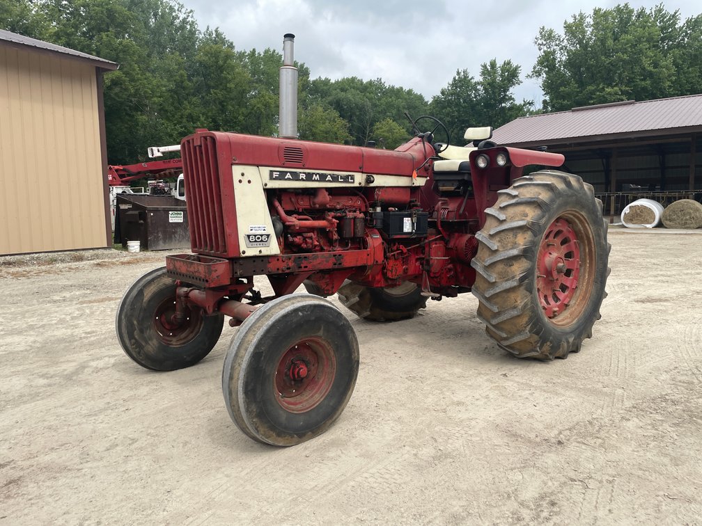 International Harvester Farmall 806 Diesel Wide Front Tractor