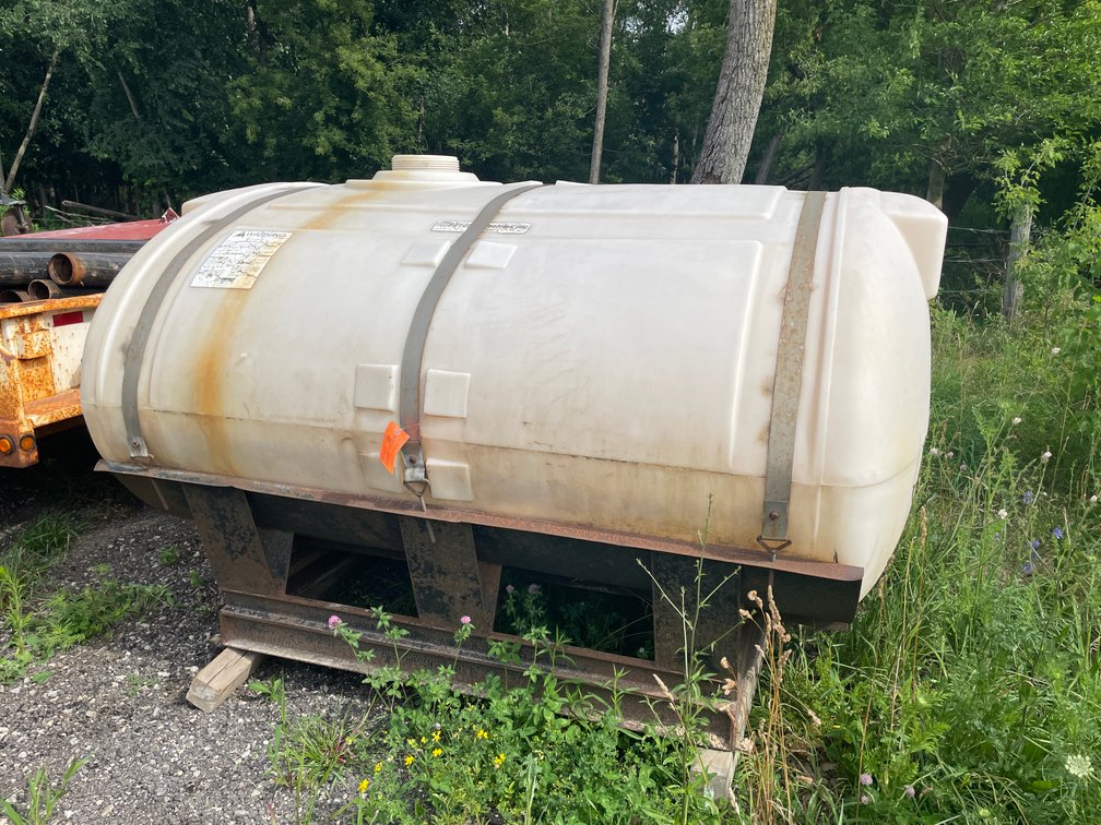 Snyder Poly Tank on Steel Frame
