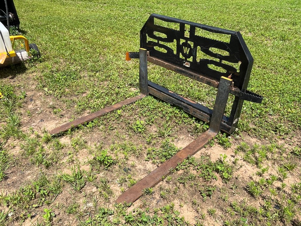 Walco Pallet Forks with Mast