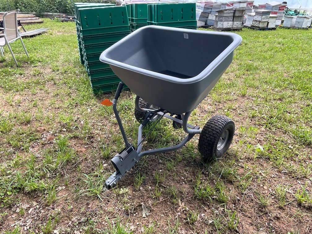 Rugid Pull Behind Seeder Spreader
