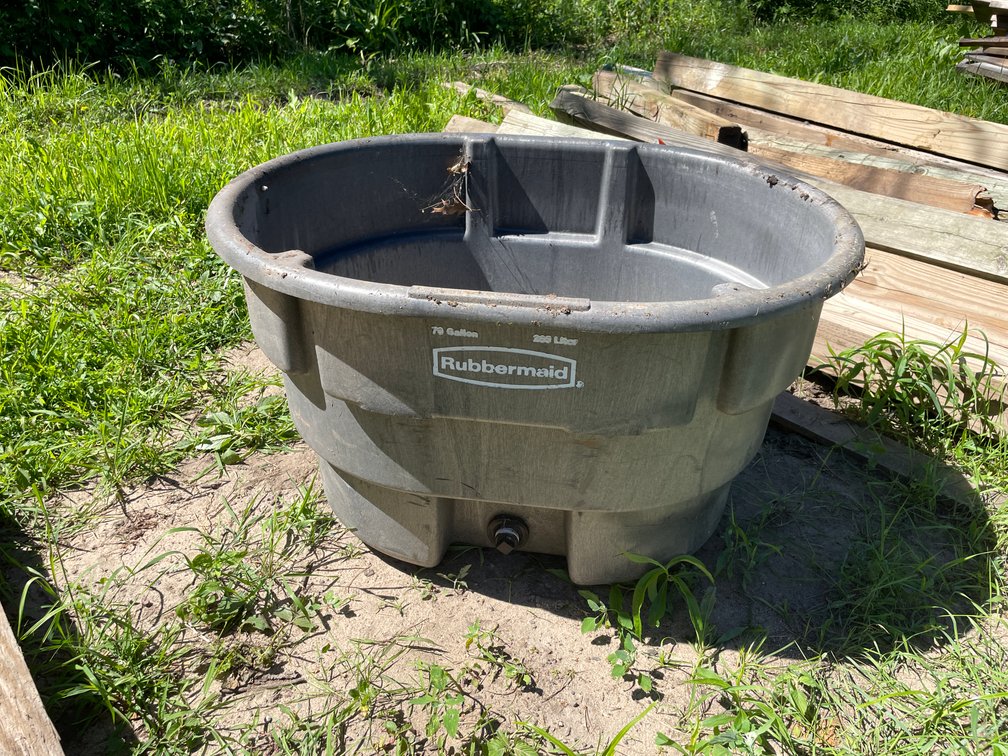 Rubbermaid Stock Tank