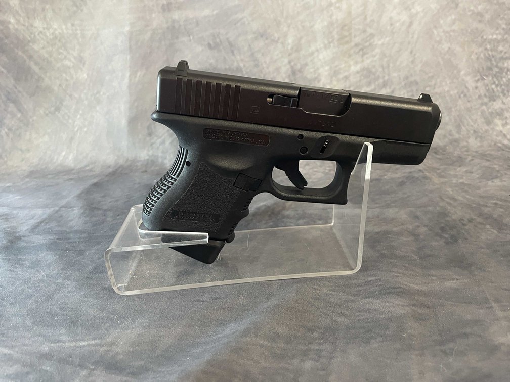 Glock  Model 27 40 S&W  Pistol, SN: NWT212