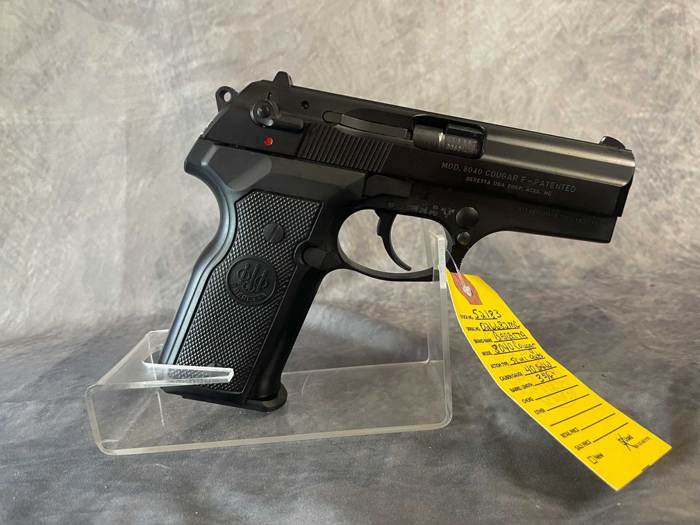 Beretta  8040 Cougar 40 S&W  Pistol, SN: 026682MC